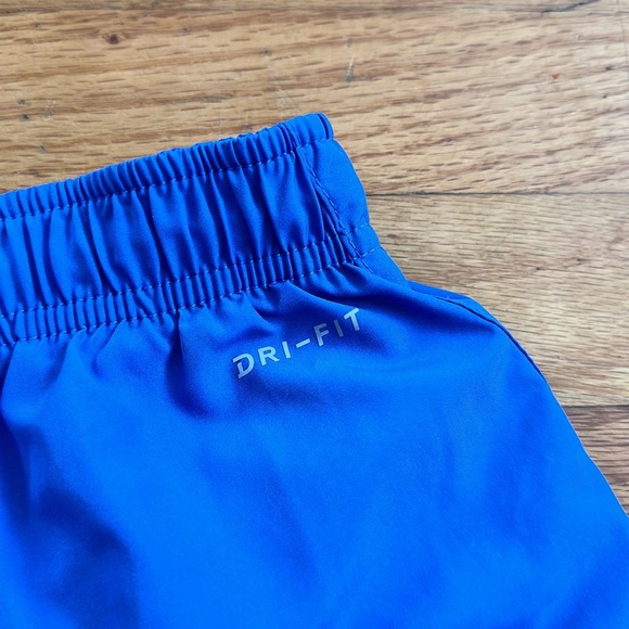Nike running shorts - Picture 3 of 5